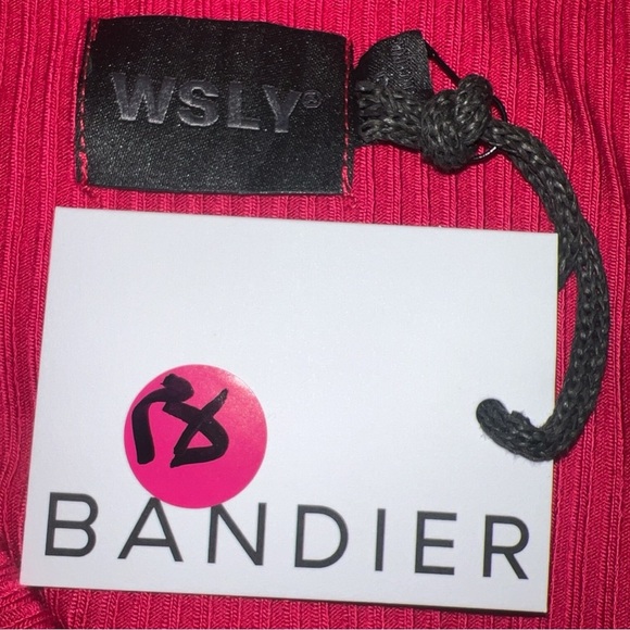 WSLY Bandier Women’s BLEECKER RIBBED STRAIGHT NECK CAMI |Color:DRAGON FRUIT| NEW - Picture 6 of 7